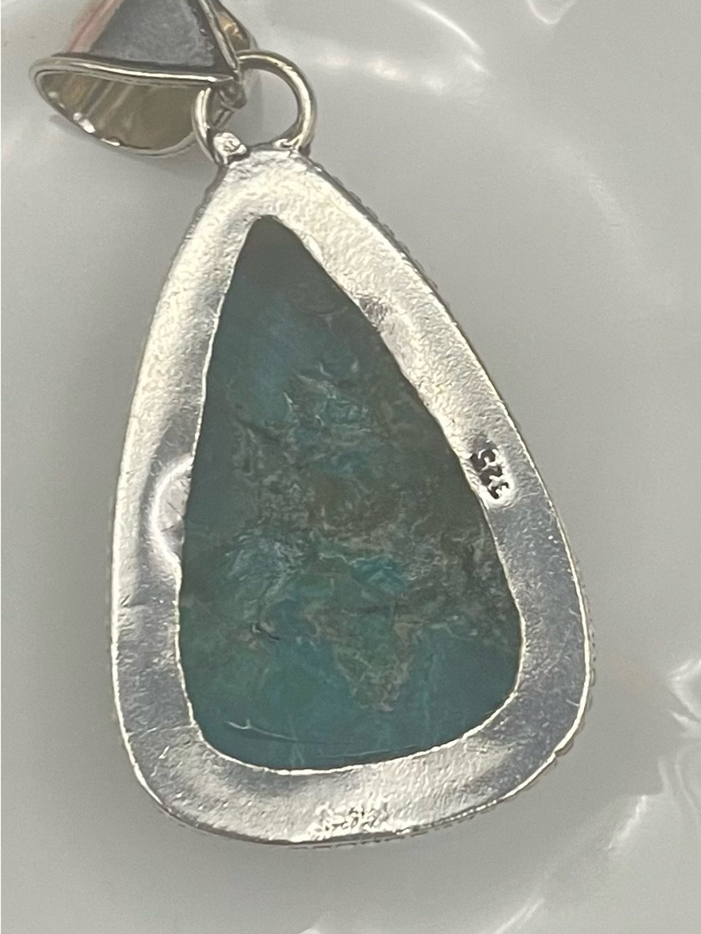 Massive approx 38mmLx 22mmw. 925 sterling silver Chrysocolla pendant. 16.56 g - Picture 5 of 9